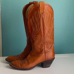 Cowboy boots size woman’s 7